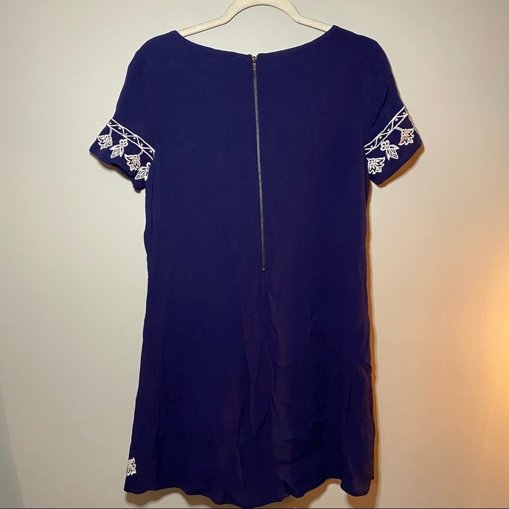 ❌SOLD❌Lulu’s “Tale to tell” Shift Mini Dress in Navy Small - Picture 3 of 4